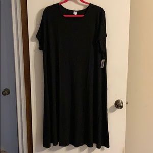 Crew neck black dress